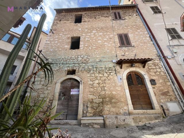 Rustico in vendita a Alvito, Lazio