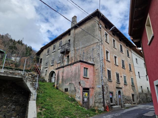 Rustico in vendita a Comunità montana della valle Camonica, Vione