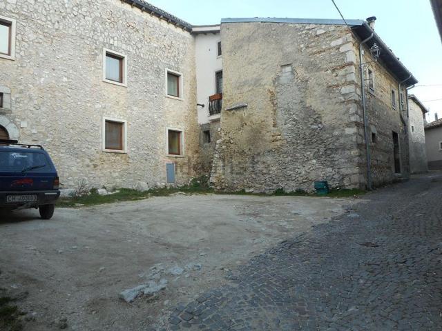 Rustico in vendita a Rocca Di Mezzo, Abruzzo