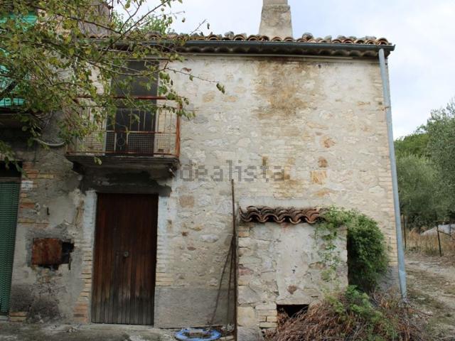 Rustico in vendita a Roccascalegna, Abruzzo