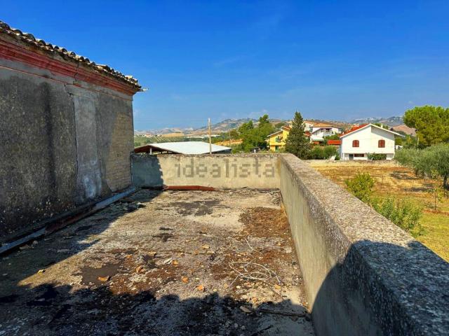 Rustico in vendita a Atri, Abruzzo