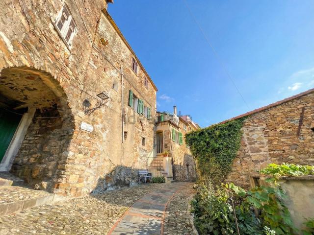 Rustico in vendita a Cipressa, Liguria