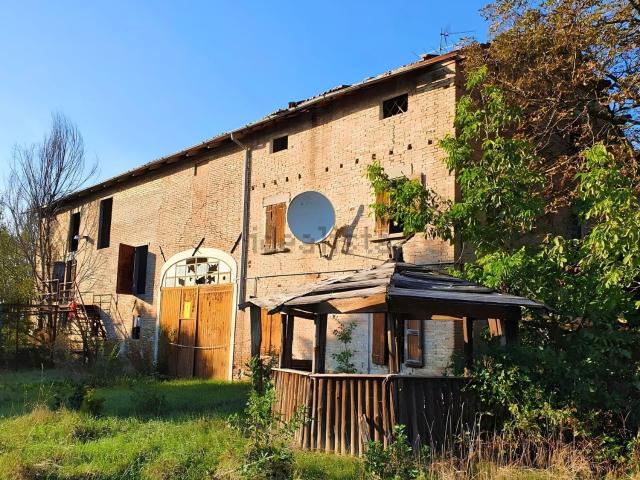 Rustico in vendita a Ghiardello, Reggio Emilia