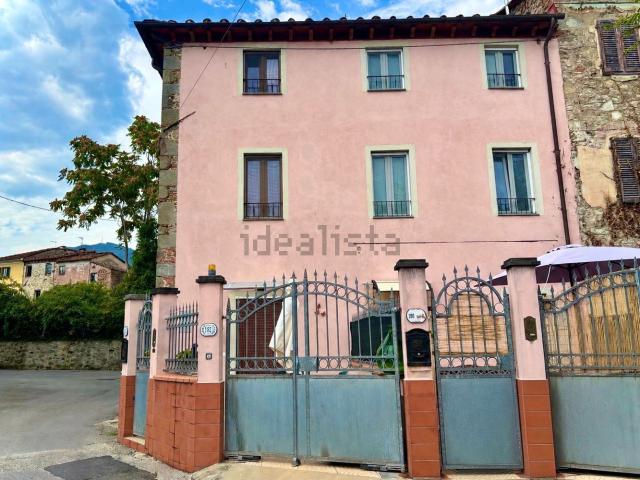 Rustico in vendita a Capannori, Toscana