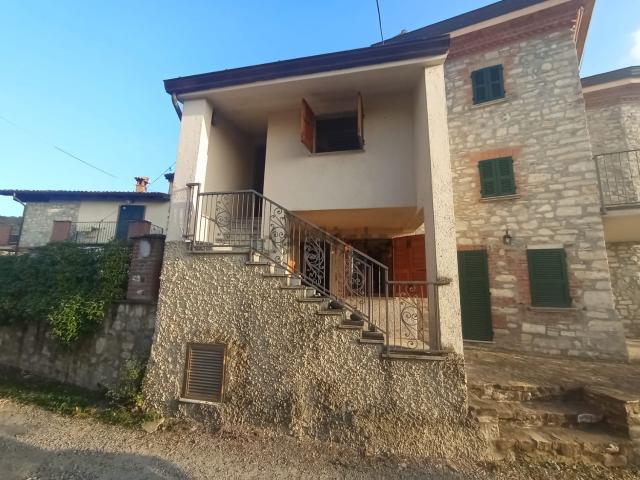 Rustico in vendita a Alta Val Tidone, Caminata