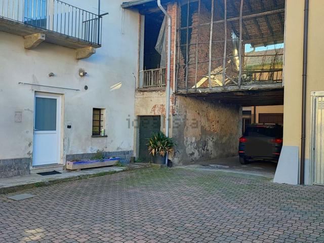 Rustico in vendita a Venegono Inferiore, Lombardia