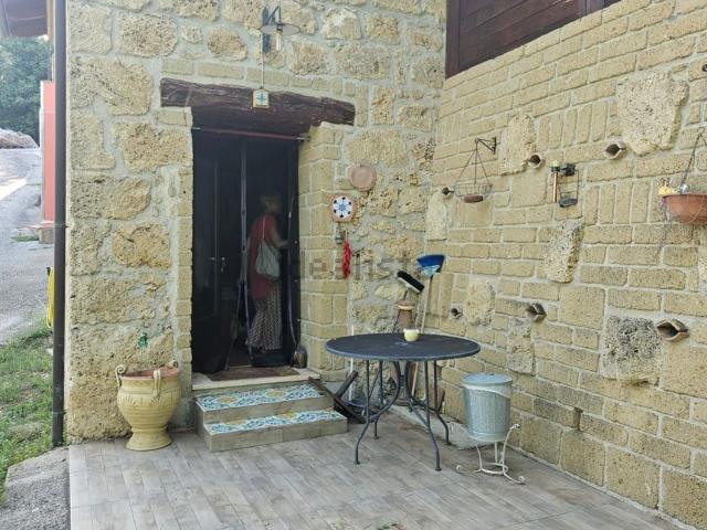Rustico in vendita a Rocchetta a Volturno, Isernia