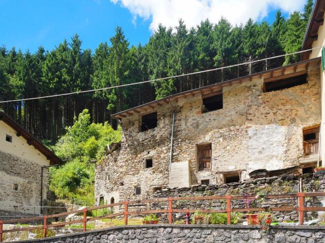 Rustico in vendita a Comunità Montana della Valle Brembana, Mezzoldo