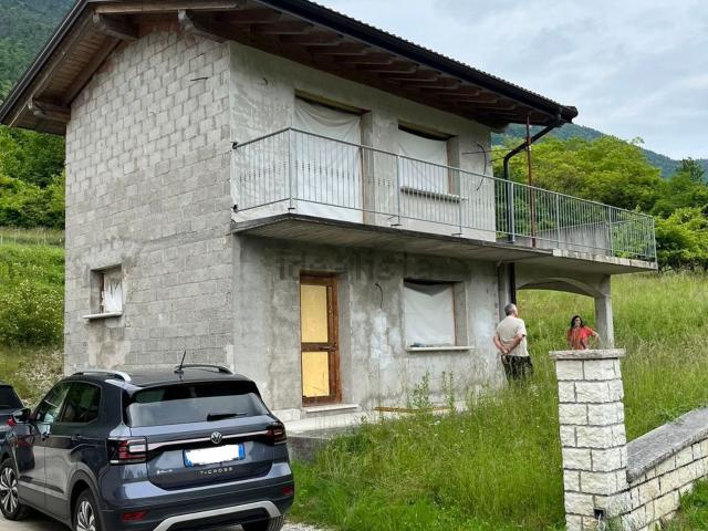 Rustico in vendita a Cismon Del Grappa, Veneto