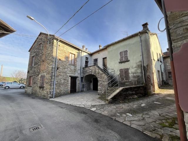 Rustico in vendita a Bardi, Reggio Emilia