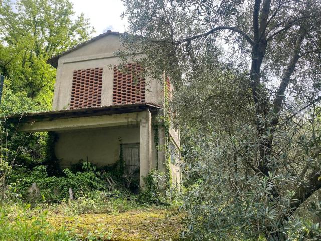 Rustico in vendita a Follo, Liguria