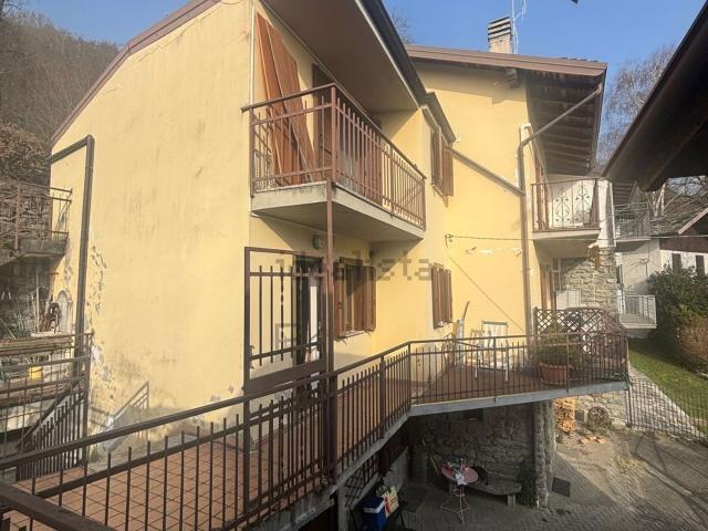 Rustico in vendita a Mello, Lombardia
