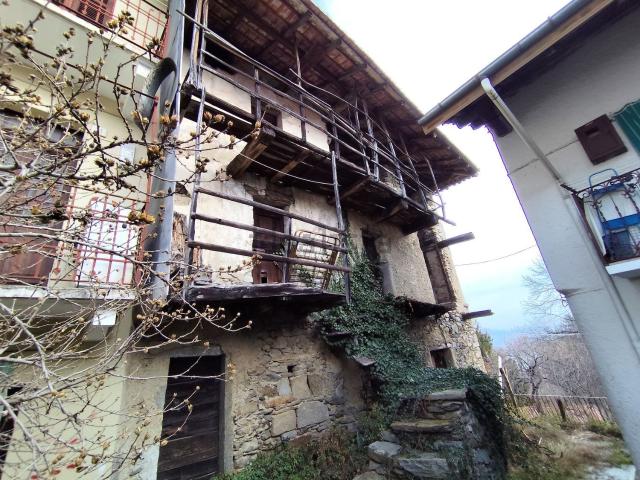 Rustico in vendita a Calogna, Lesa