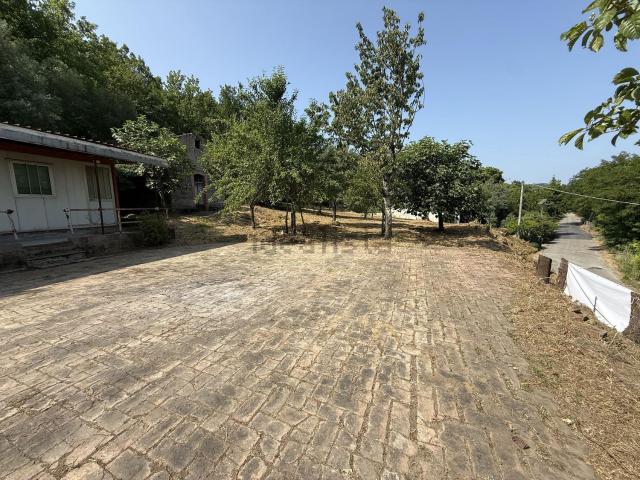Rustico in vendita a Ceppaloni, Campania