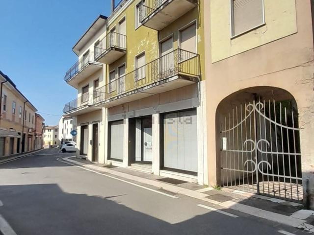 Rustico in vendita a Sommacampagna, Veneto