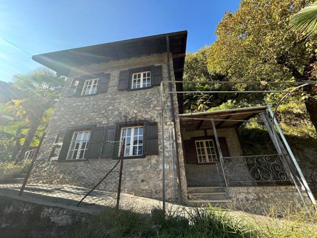 Rustico in vendita a Tavordo, Porlezza