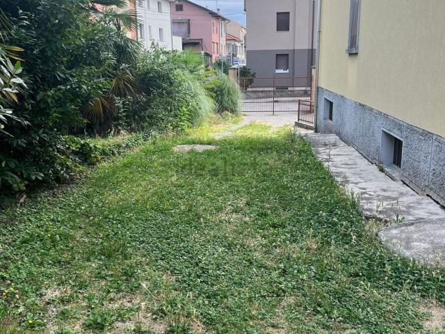 Rustico in vendita a Cislago, Lombardia