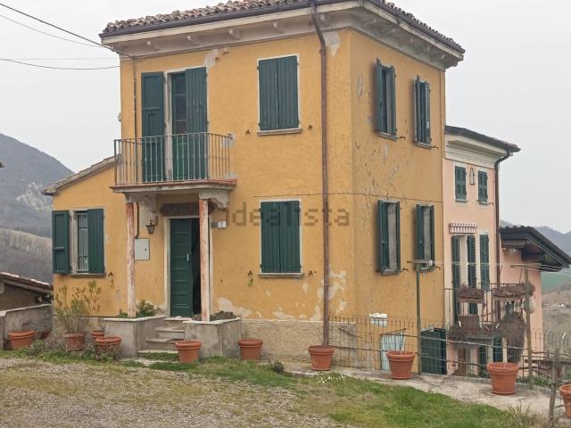 Rustico in vendita a Nibbiano, Reggio Emilia