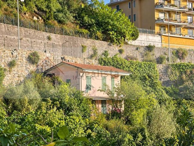 Rustico in vendita a Ospedaletti, Provincia di Imperia