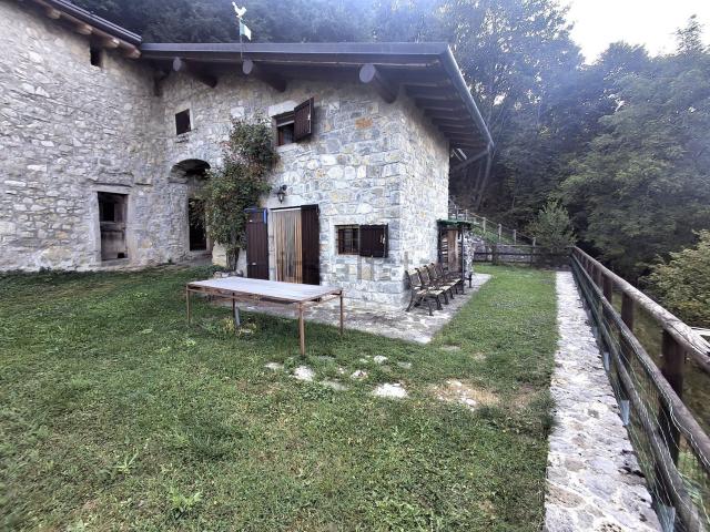 Rustico in vendita a Portola, Roncola