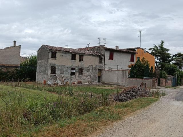Rustico in vendita a Unione Terre e Fiumi, Copparo