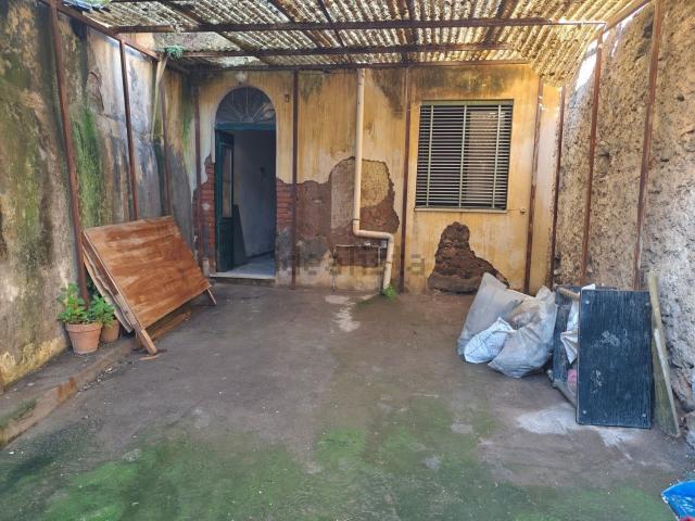 Rustico in vendita a Aci Catena, Sicilia