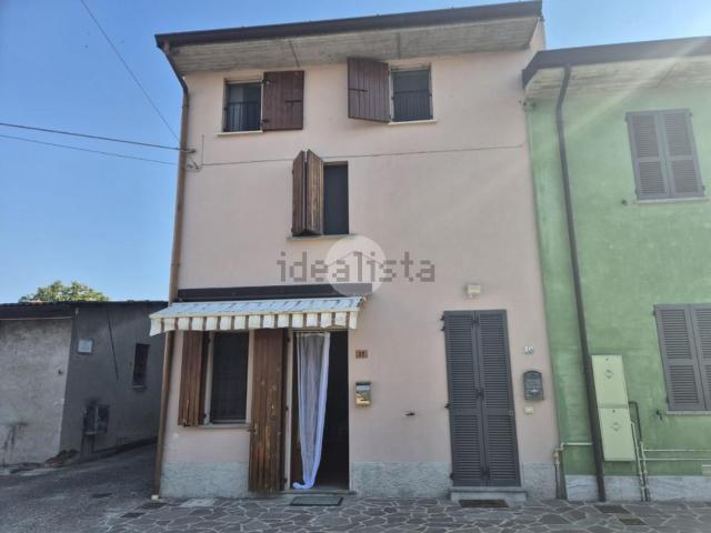 Rustico in vendita a Sartorona, Pieve Porto Morone