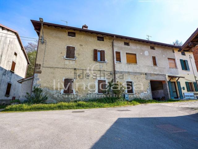 Rustico in vendita a Castello Di Brianza, Lombardia