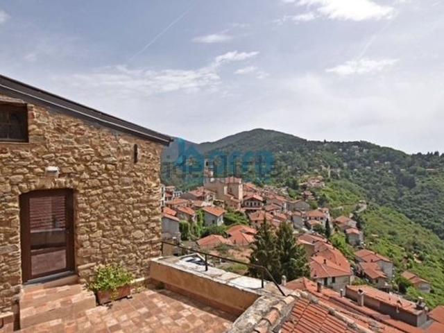 Rustico in vendita a Apricale, Liguria