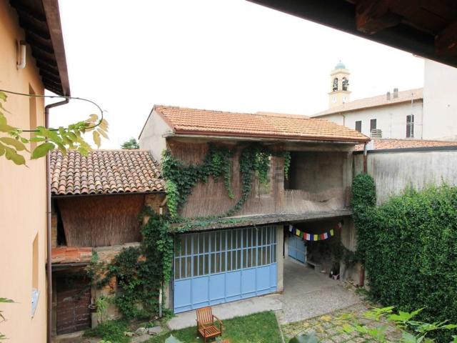 Rustico in vendita a Inverigo, Lombardia