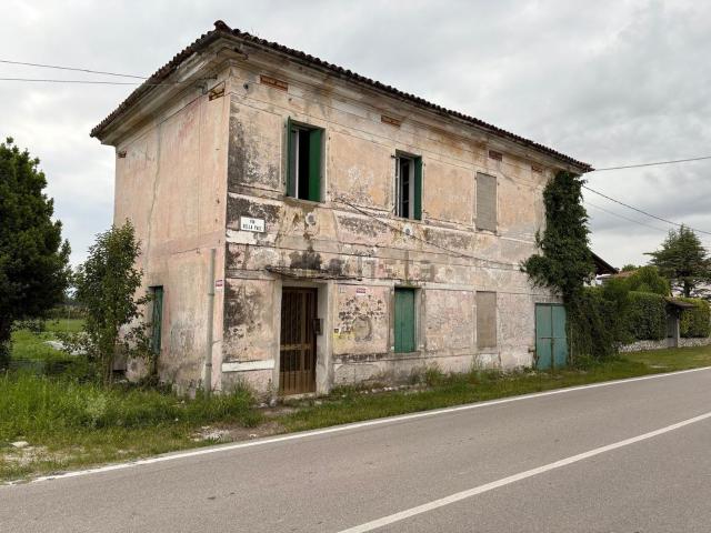 Rustico in vendita a San Giorgio Della Richinvelda, Friuli-Venezia Giulia