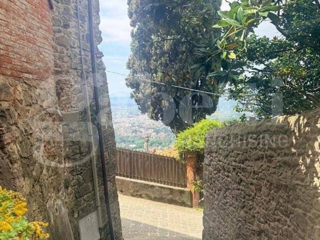 Villa Indipendente in vendita a Montecatini Alto, Montecatini Terme
