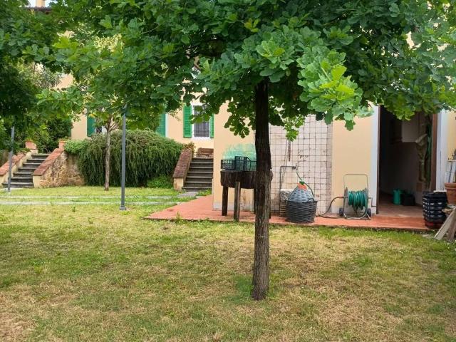 Villa Indipendente in vendita a Legoli, Toscana