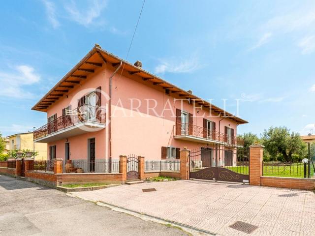 Villa Indipendente in vendita a Tuoro Sul Trasimeno, Umbria