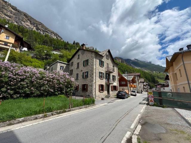 Villa Indipendente in vendita a Comunità montana Alta Valtellina, Valdidentro