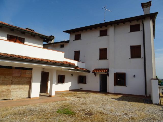 Villa Indipendente in vendita a Porpetto, Friuli-Venezia Giulia