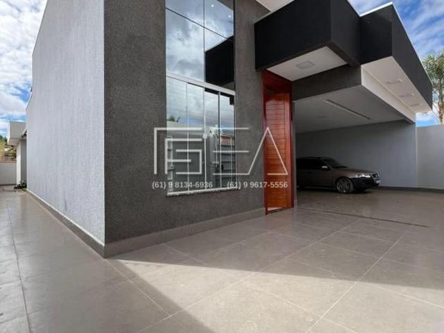 Casa venda em Região Geográfica Imediata de Águas Lindas de Goiás, Região Integrada de Desenvolvimento do Distrito Federal e Entorno
