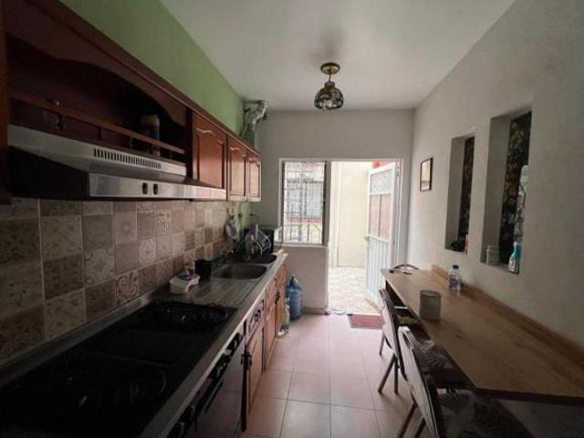 Casa Duplex 2 deptos. Venta, 217 metros cuad. construcción, para 2 familias