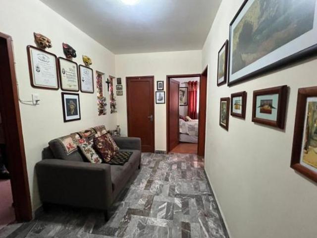 Casa Duplex 2 deptos. Venta, 217 metros cuad. construcción, para 2 familias