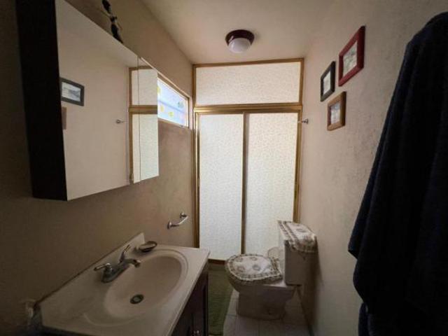 Casa Duplex 2 deptos. Venta, 217 metros cuad. construcción, para 2 familias