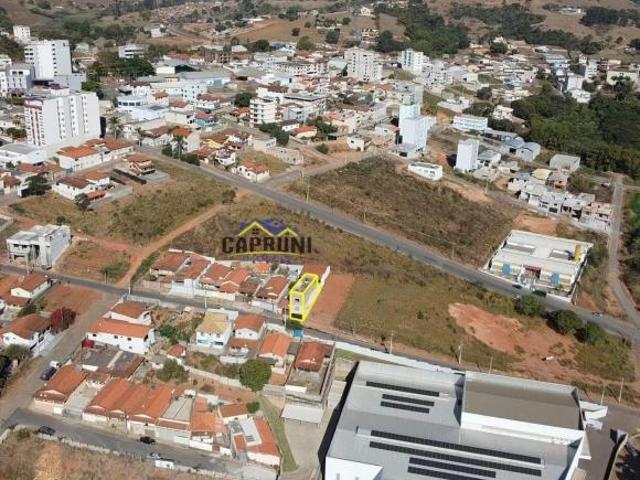 Casa venda em Carmópolis de Minas, Região Geográfica Intermediária de Divinópolis