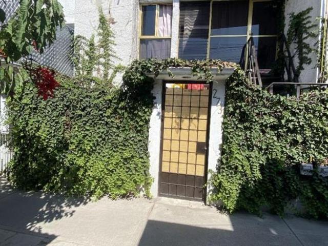 CASA DUPLEX EN AZCAPOTZALCO