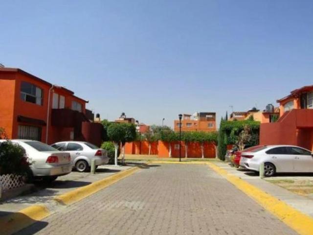 Casa Duplex en venta Paseo de los Ahuehuetes 17 Valle del Tenayo Recuperación Bancaria