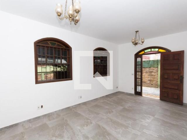 Casa aluguel em Região Geográfica Imediata de Belo Horizonte, Região Metropolitana de Belo Horizonte