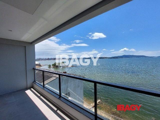 Casa aluguel em Região Geográfica Imediata de Florianópolis, São José