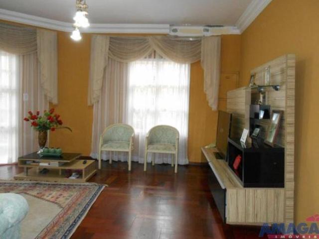 Casa venda em Região Imediata de São José dos Campos, Região Metropolitana do Vale do Paraíba e Litoral Norte