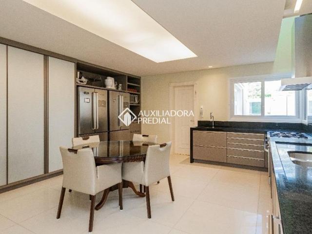 Casa aluguel em Condomínio Terra Ville Residencial e Golf Club, Porto Alegre