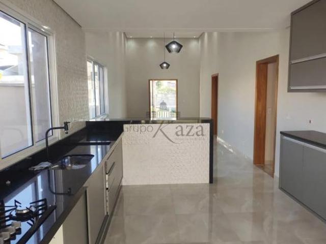 Casa venda em Região Imediata de São José dos Campos, Região Metropolitana do Vale do Paraíba e Litoral Norte