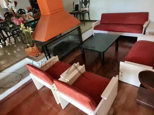 Casa venda em Região Imediata de São José dos Campos, Região Metropolitana do Vale do Paraíba e Litoral Norte