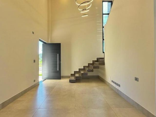 Casa venda em Região Geográfica Imediata de Londrina, Londrina